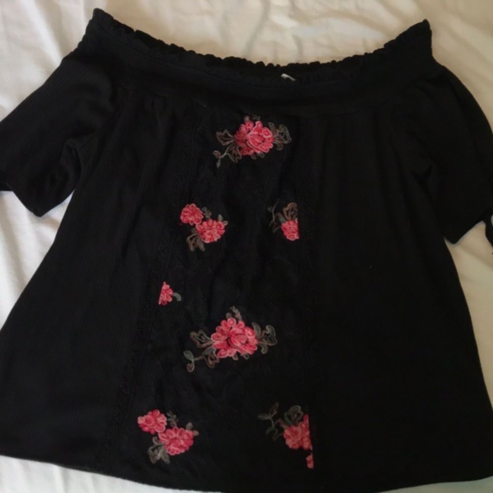 Francesca’s Black Off-The-Shoulder Top w/ Flowers!